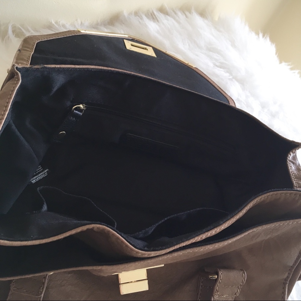 ❌SOLD!❌ BCBG Tan Gold Purse Crossbody Satchel - Picture 6 of 6